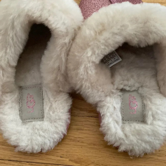 UGG shearling and metallic pink slip on slippers sz 7 great pre owned condition - Picture 5 of 5